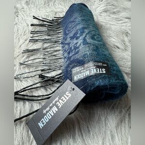 Steve Madden Blue Scarf Made in Italy With Tags